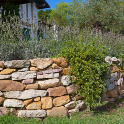 Mur pierres jardin pays basque