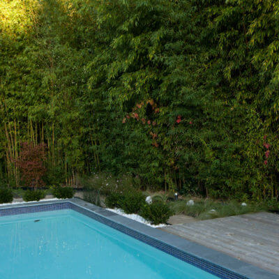 Terrasse bois jardin piscine dallage Pays Basque